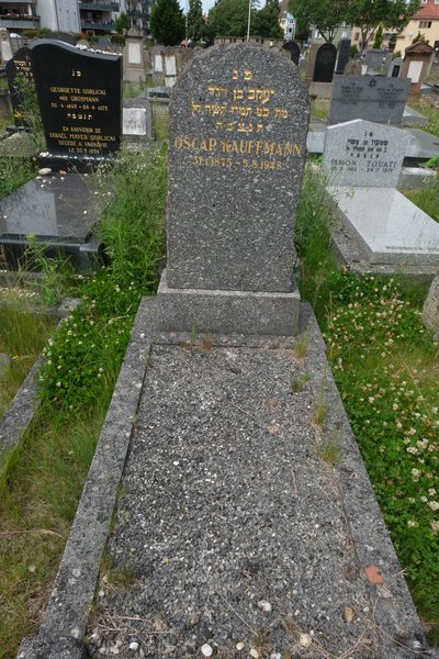 Lápide de Kauffmann Oscar