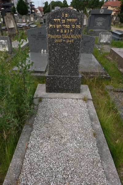 Grafsteen van Thalmann Prosper