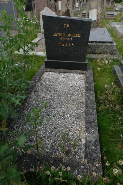 Stèle de Muller Arthur