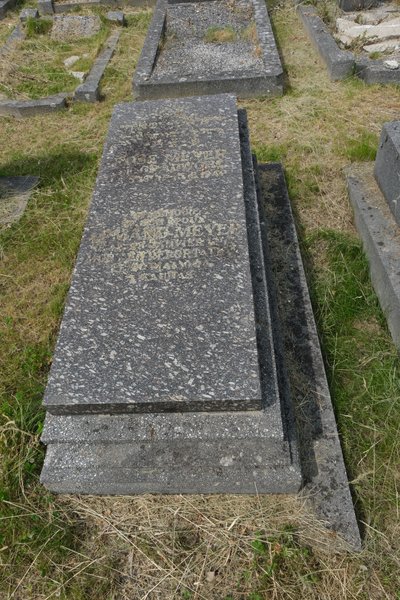 Stèle de Meyer Rose