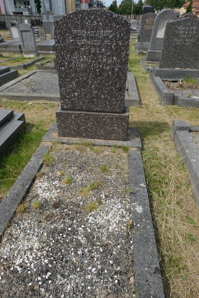 Stèle de Aron Eugène