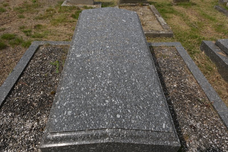 Tombstone of Leopold Isidore
