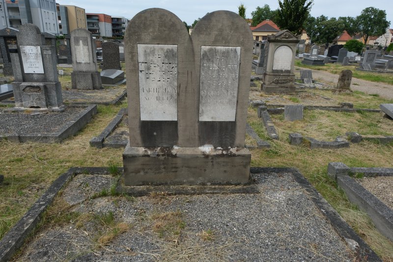 מצבת Levy Marthe