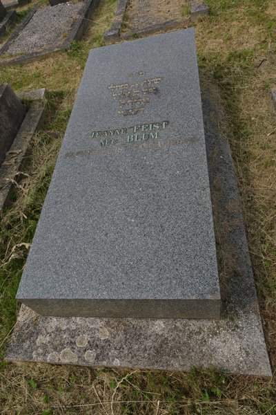 Grafsteen van Feist Jeanne
