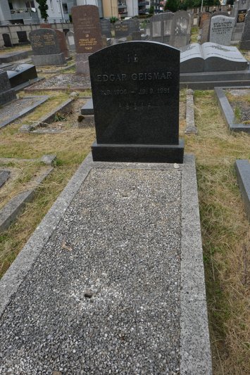 Lápide de Geismar Edgar