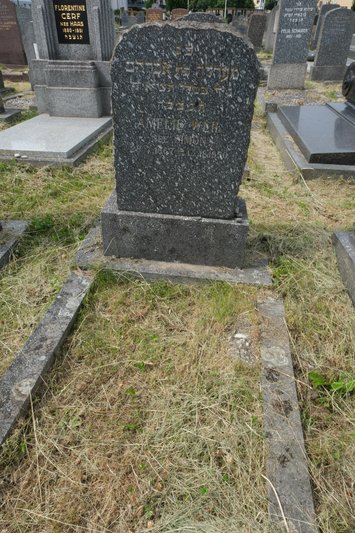 Lápide de Weil Amélie