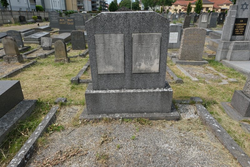 מצבת Levy Georges Isaac