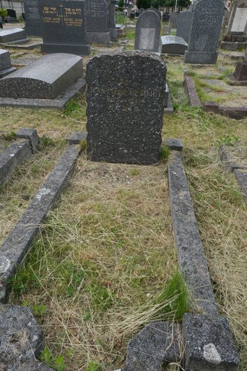 Lemmel Jean Pierre fejfája