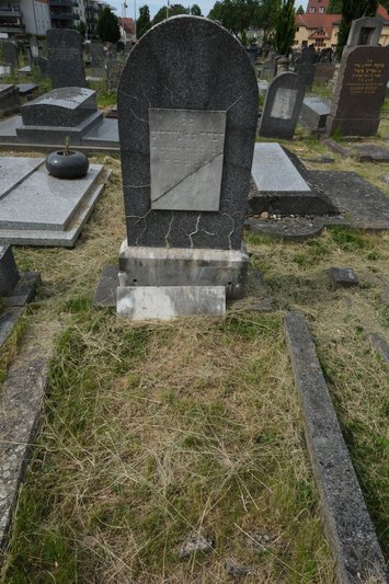 Stèle de Falk Sophie