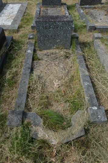 Stèle de Baumgart Fanny