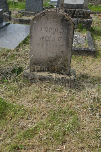 מצבת Wolff Léopold