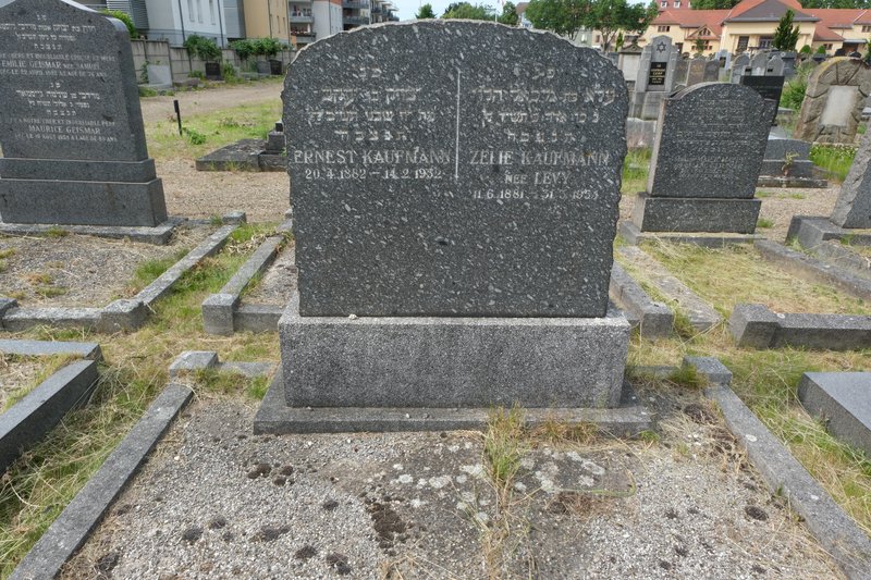 Tombstone of Kaufmann Ernest