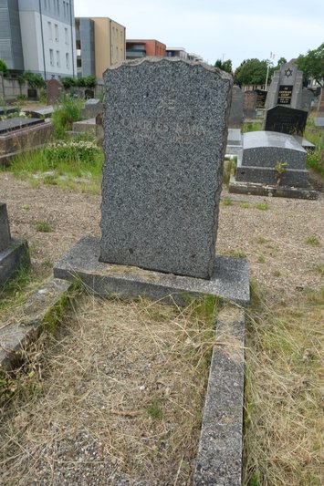 Tombstone of Kahn Charles