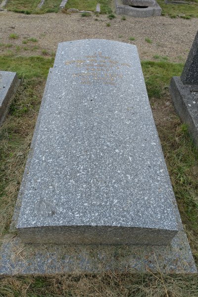 מצבת Levy Yvonne