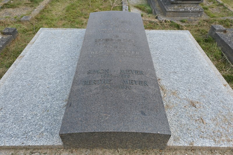 Lápide de Meyer Berthe
