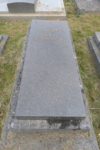 מצבת Sichel Armand