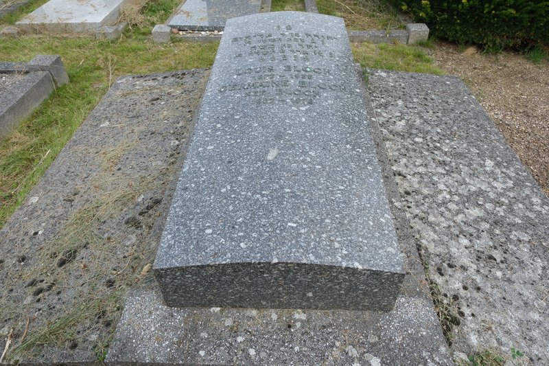 Grabstein von Bloch Germaine