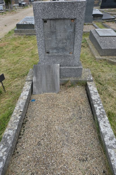 Lápide de Baran Françoise