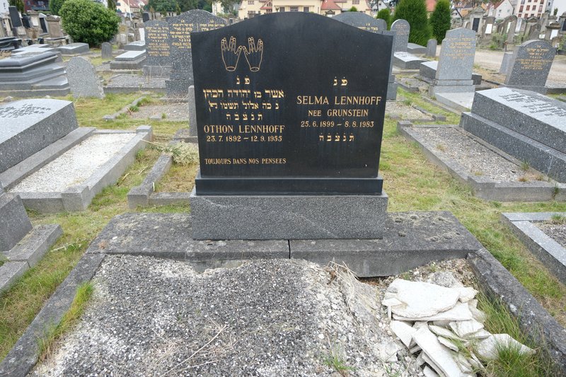 Tombstone of Lennhoff Selma