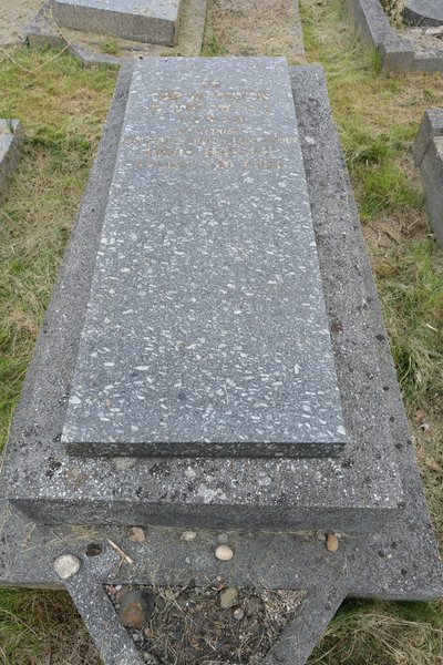 Grabstein von Hirsch Louis