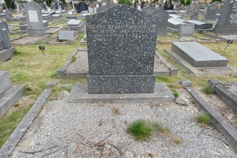 Lápide de Weill Charles