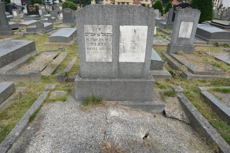 מצבת Hirsch Michel