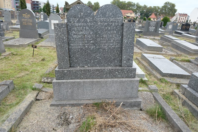 Stèle de Meyer Lina
