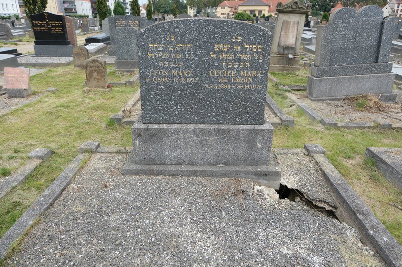 Lápide de Marx Léon