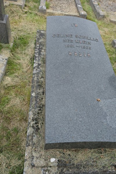 Grafsteen van Schillio Céline