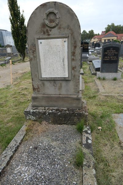 Grabstein von Kauffmann Mathilde