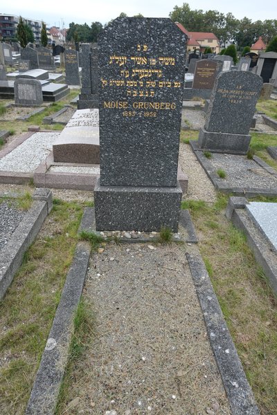 Grafsteen van Grunberg Moïse
