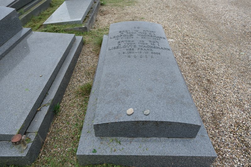 Grafsteen van Wachsmann Léopold