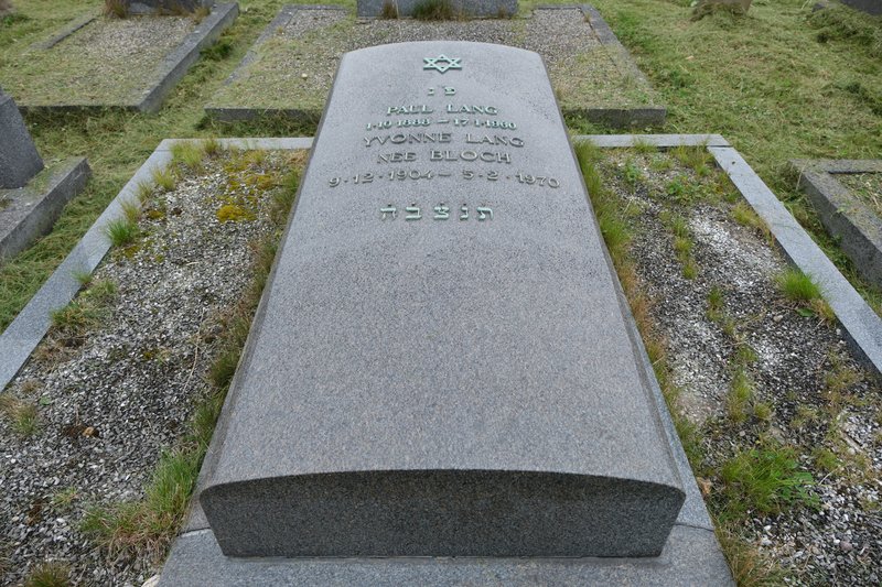 Stèle de Lang Paul