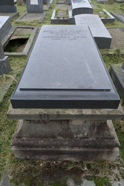 Asch Alexandre fejfája