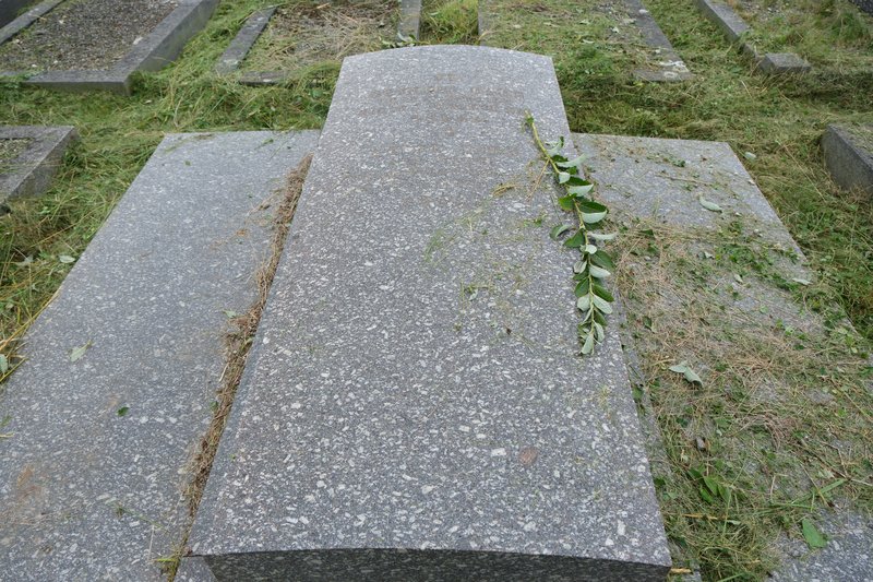 מצבת Kahn Georges