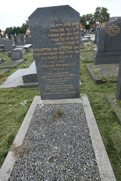 Stèle de Neher Richard