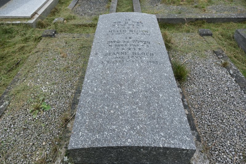 Lápide de Bloch Jeanne