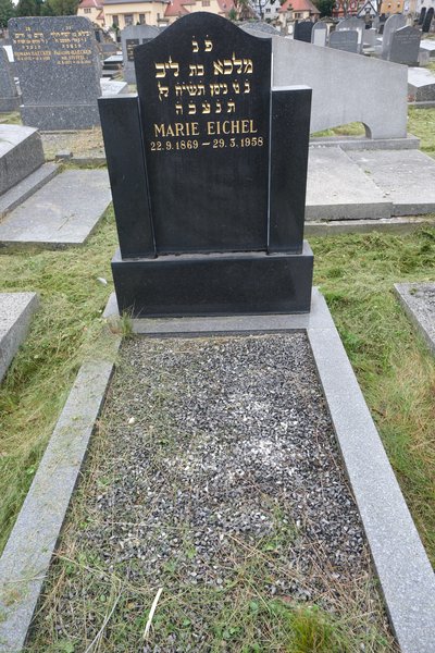 Надгробие Eichel Marie