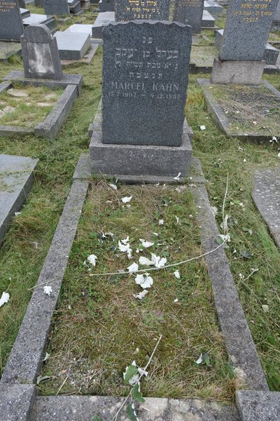 شاهدة قبر Kahn Marcel