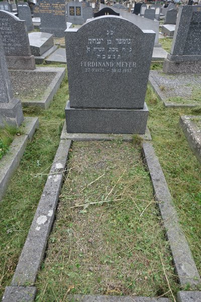 Tombstone of Meyer Ferdinand