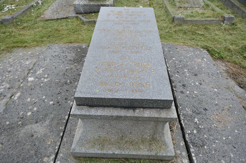 Lápide de Reh Henri