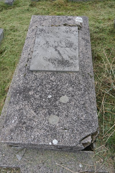 Estela de Roth Rosalie