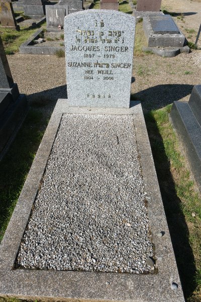 Lápide de Singer Jacques