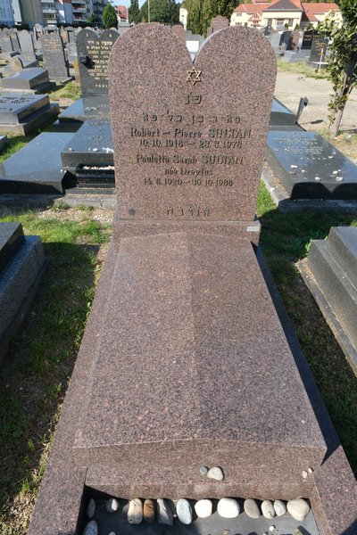 Estela de Sultan Robert Pierre