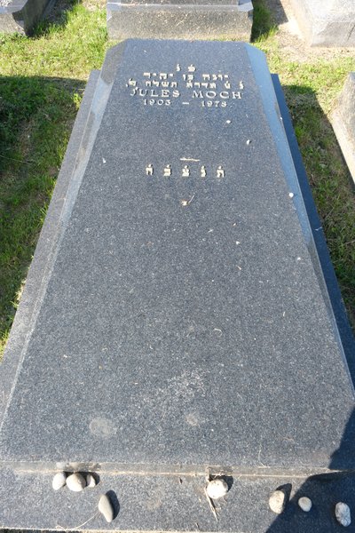 Estela de Moch Jules