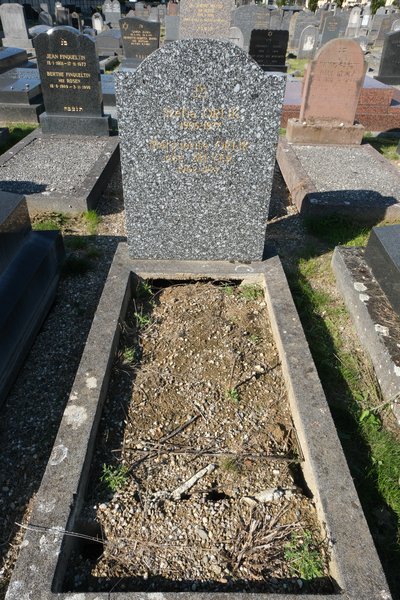 Grabstein von Orlik Szefia