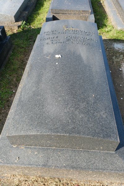 מצבת Schauder Paul