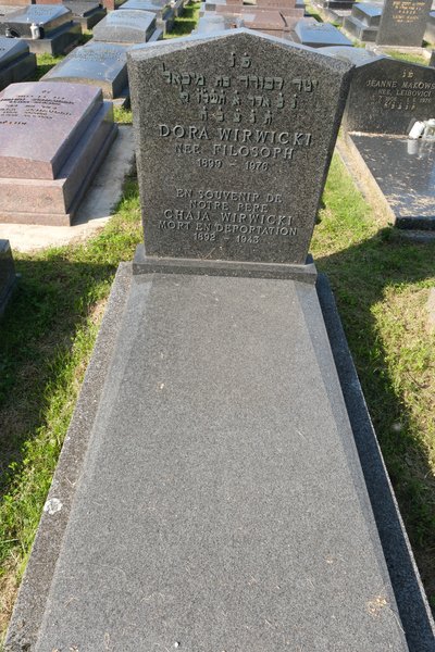 Grafsteen van Wirwicki Dora