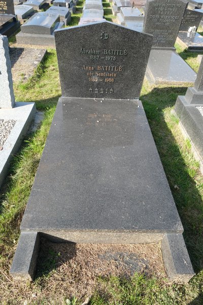 Stèle de Batitlé Anna