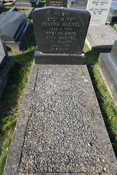 Stèle de Haenel Mina